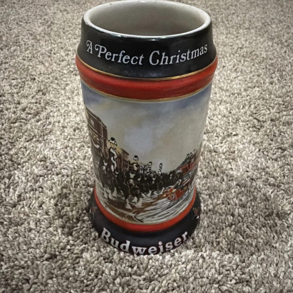 VINTAGE 1992 Budweiser Holiday Collector‎ Beer Stein 